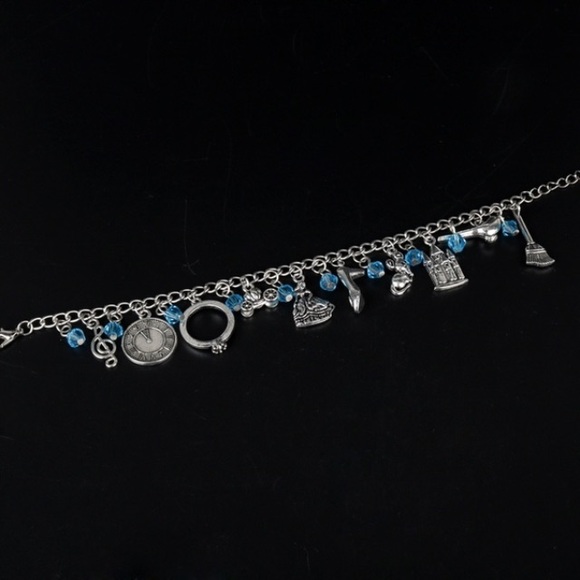 Cinderella inspired Charm Bracelet - Picture 5 of 5